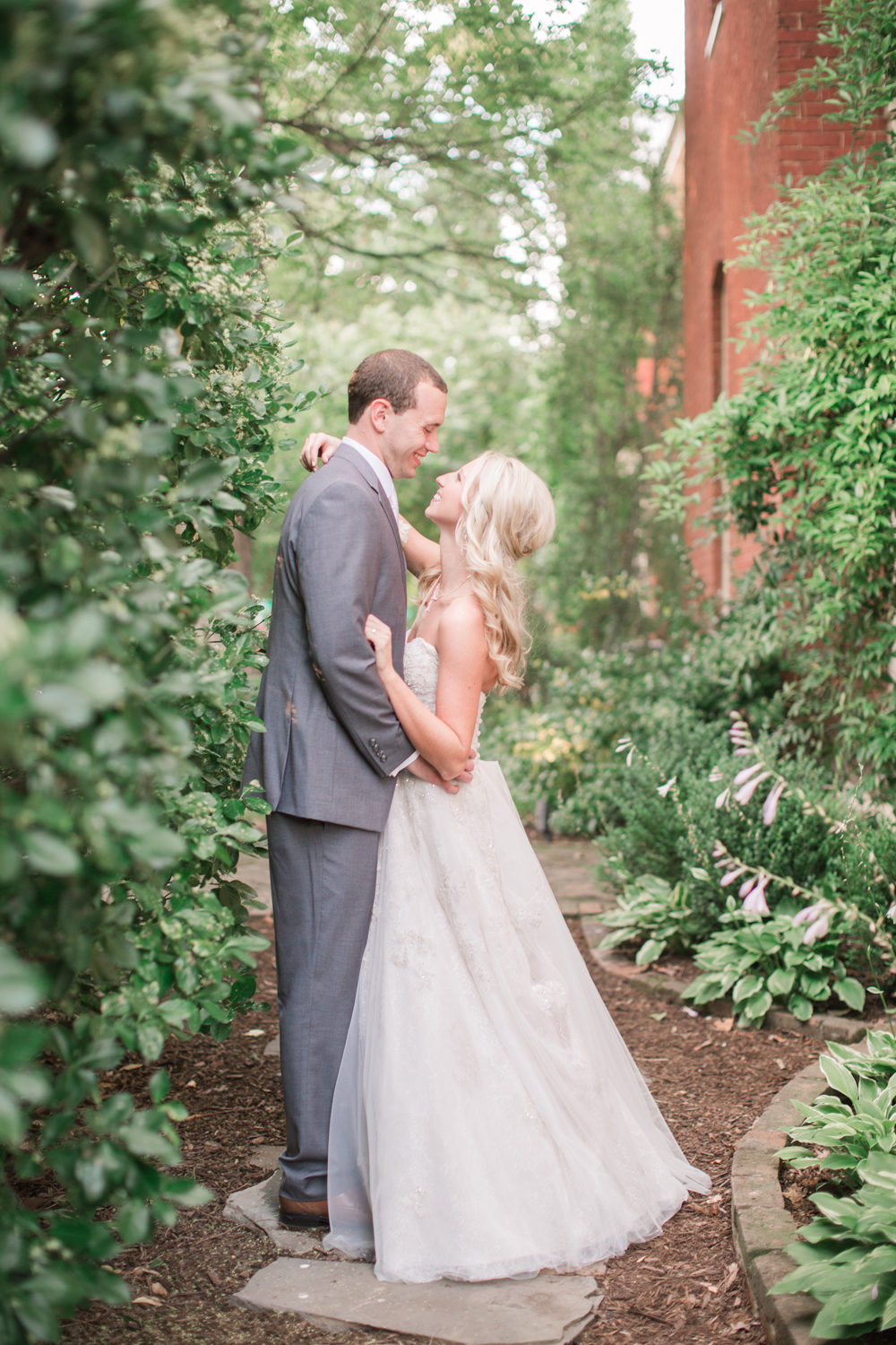 Bride and groom portraits at Botta wedding at the Cumberland house in Jackson TN taken by Virginia wedding photographer Sarah Botta Photography